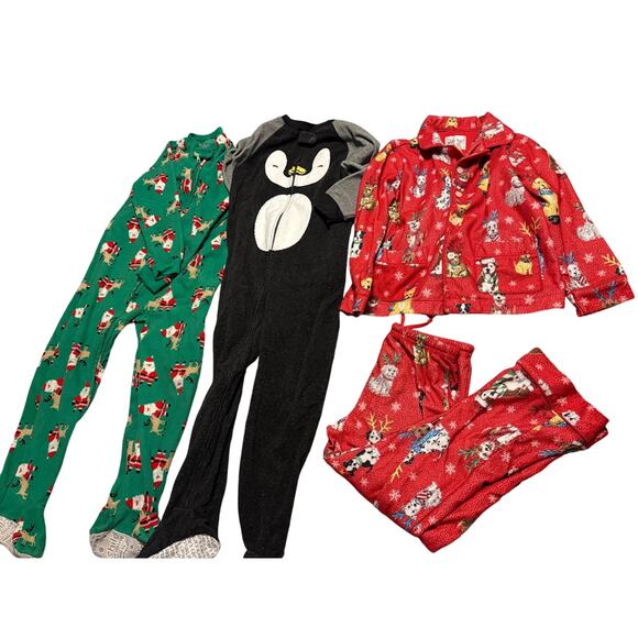 3 pairs of fleece winter Santa dogs penguin holiday pajamas pjs  5T - Picture 1 of 5